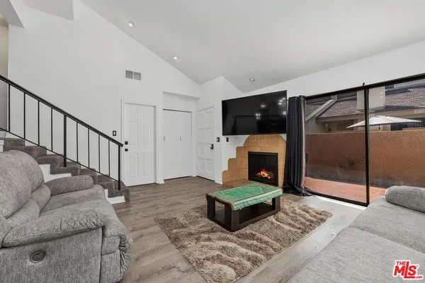 $677,000 | 18415 Collins Street, Unit F, Tarzana, CA 91356