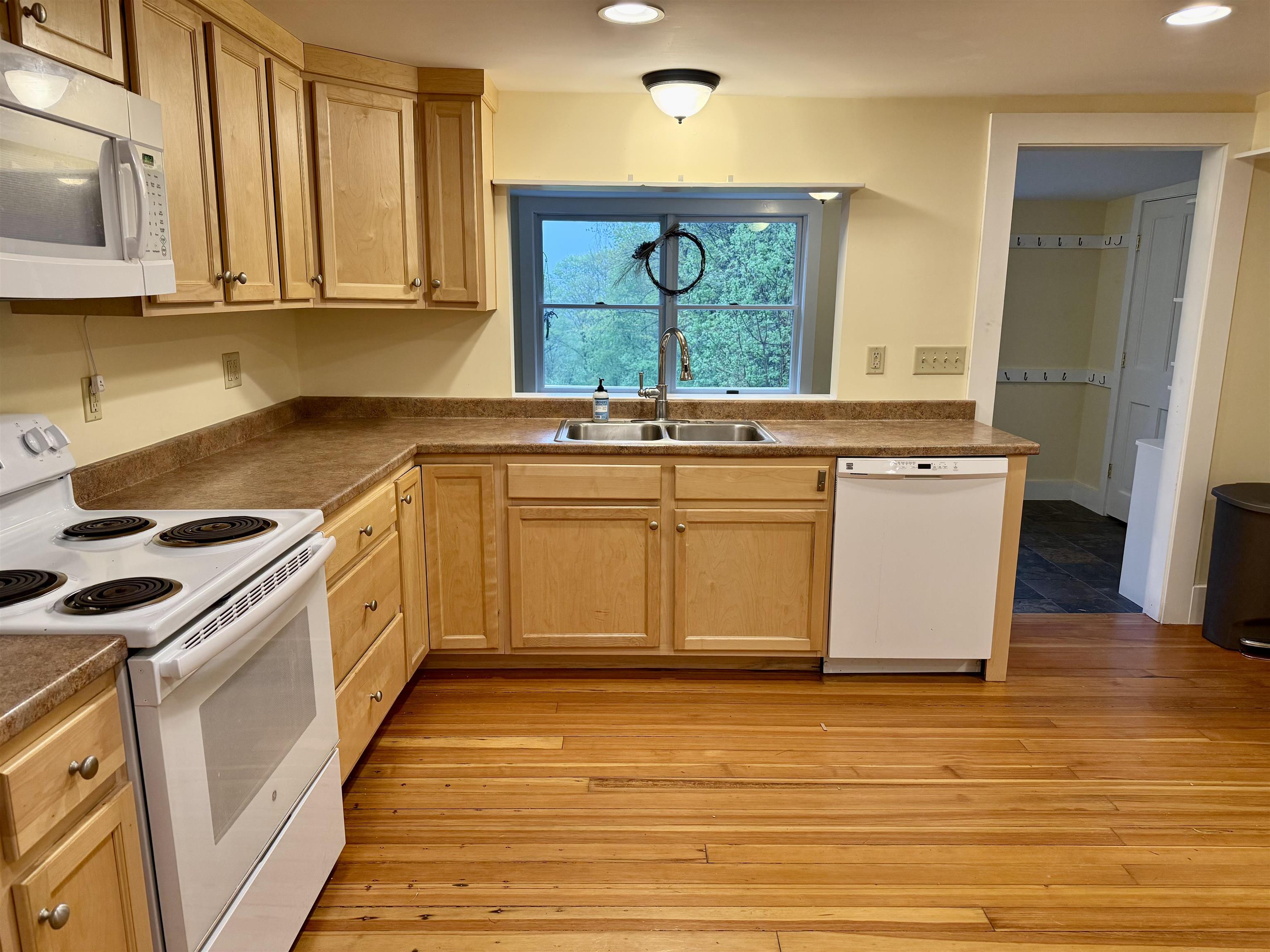 394 Cider Mill Road Cornwall, VT 05753 - Photo 11 of 34