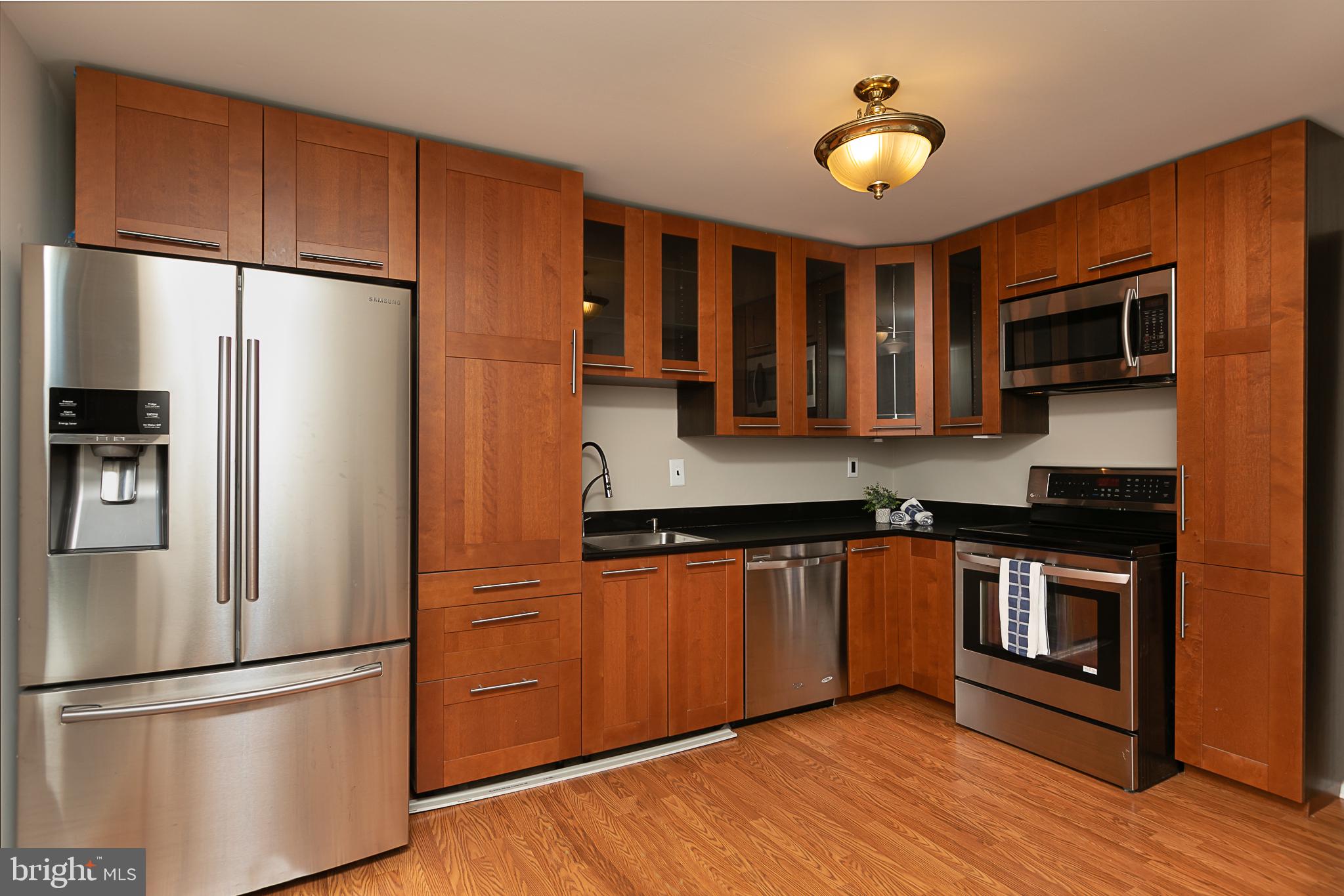 9791 Early Spring Way Columbia, MD 21046 - Photo 5 of 31 Kitchen