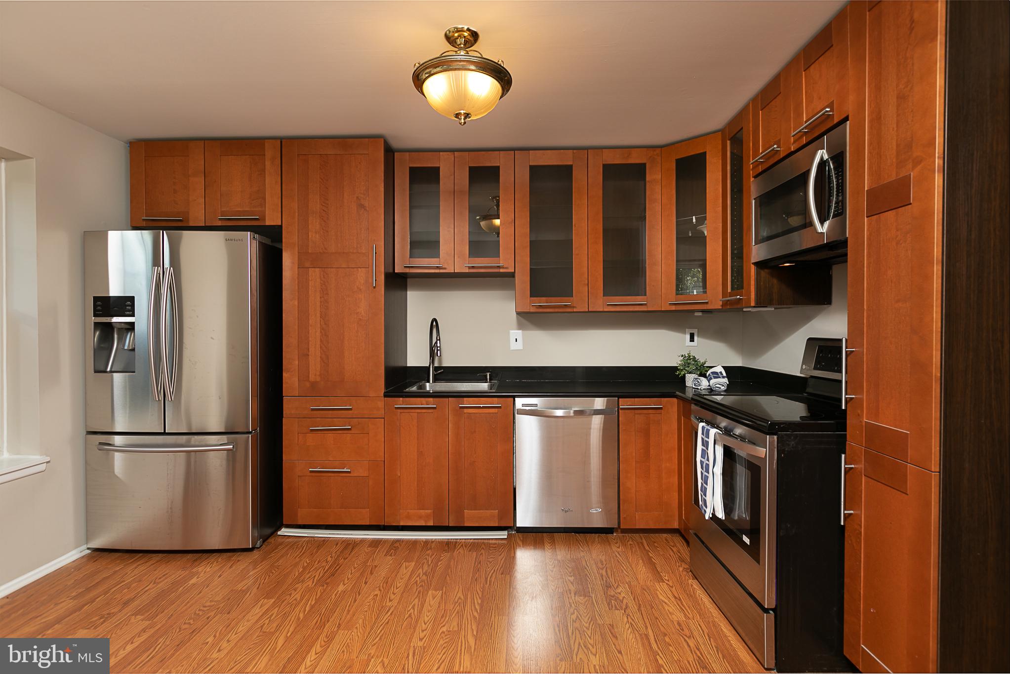 9791 Early Spring Way Columbia, MD 21046 - Photo 6 of 31 Kitchen (alt view)