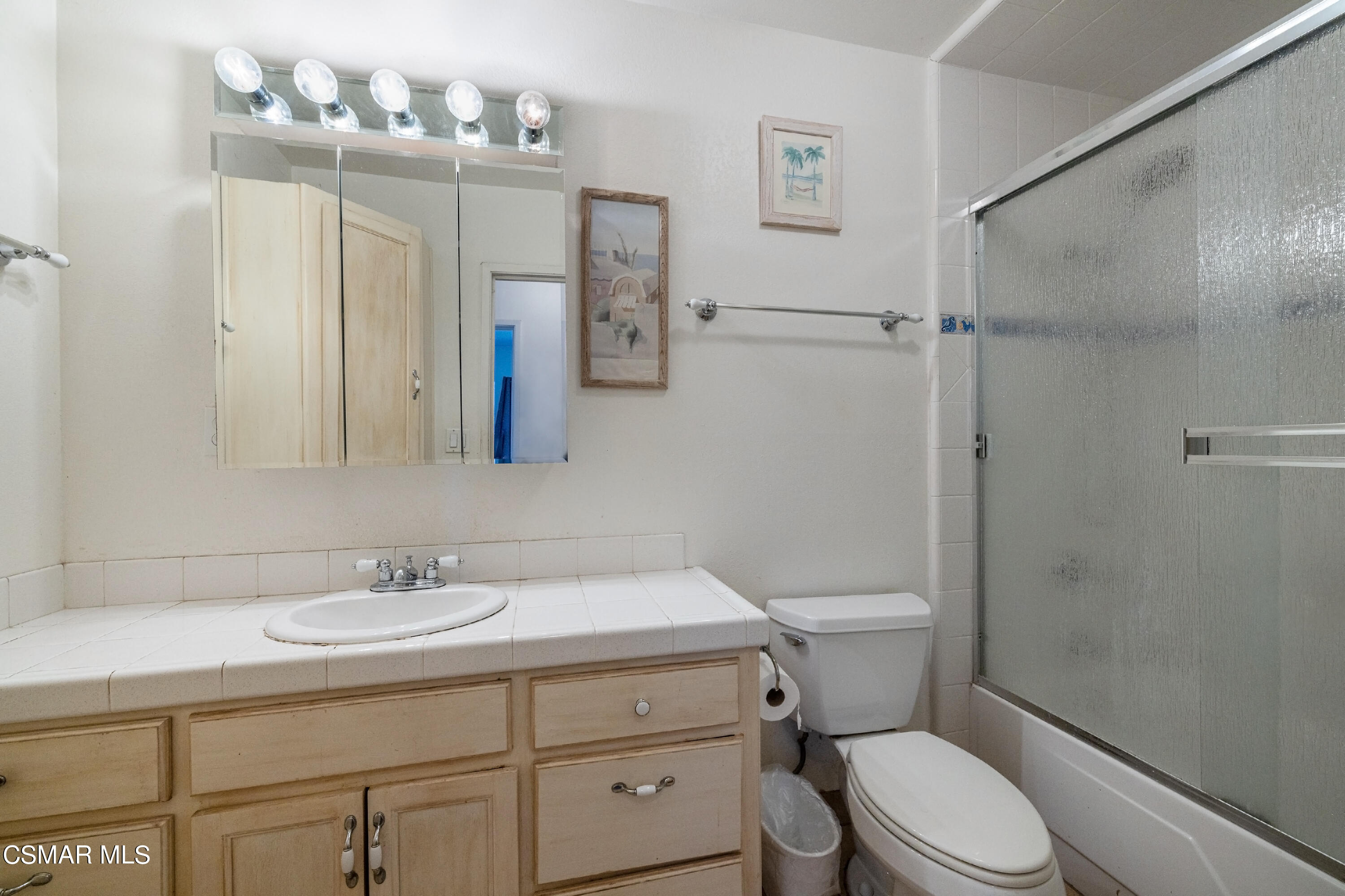 848 Moffatt Circle Simi Valley, CA 93065 - Photo 18 of 26 Moffatt18
