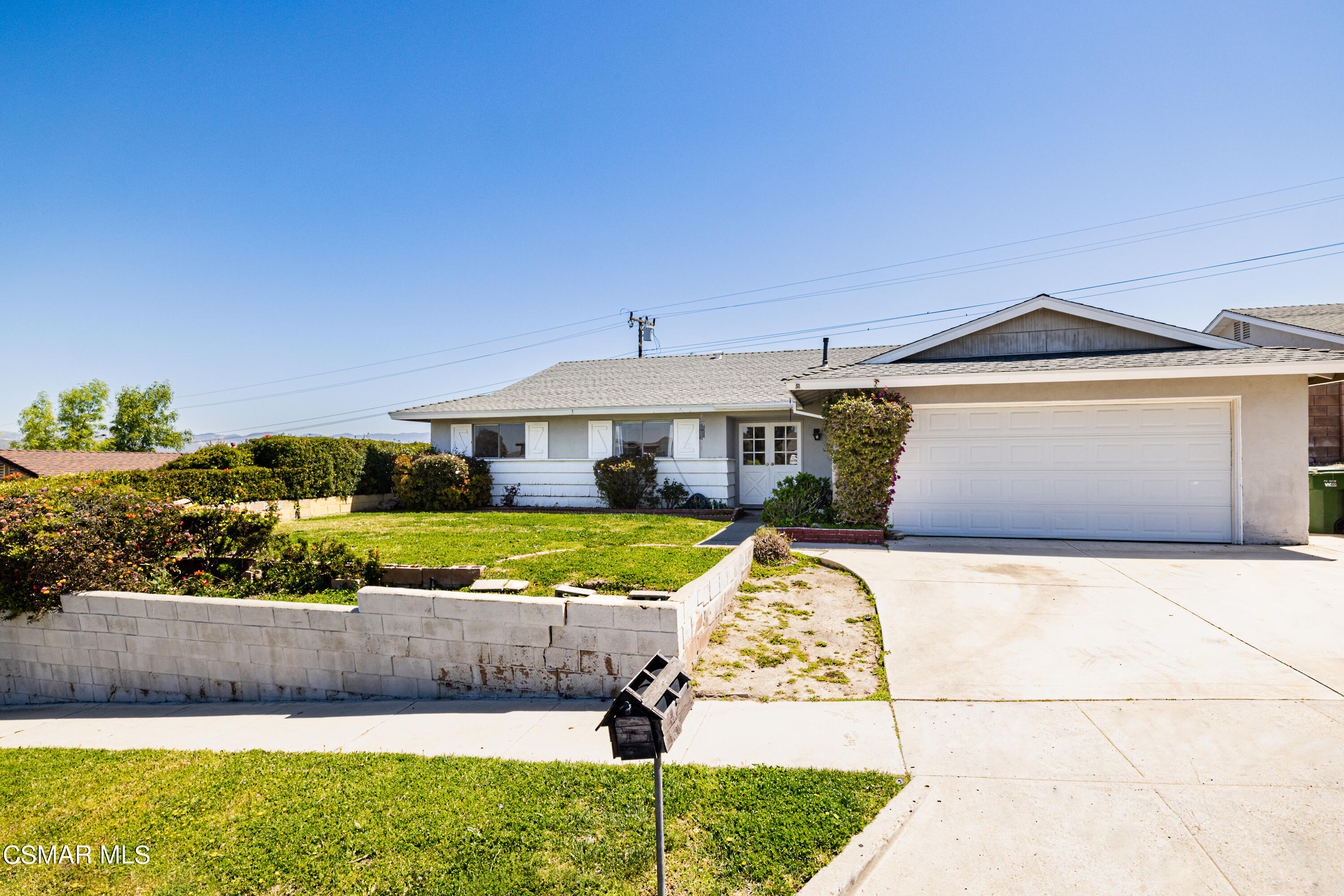 848 Moffatt Circle Simi Valley, CA 93065 - Photo 2 of 26 Moffatt2