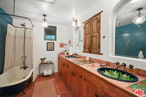 $1,999,000 | 754 Basin Drive, Topanga, CA 90290