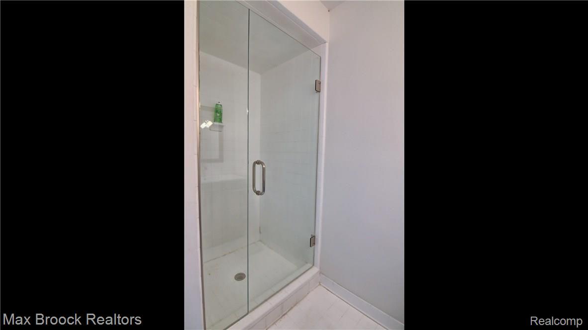 2015 Kemp Road Bloomfield Hills, MI 48302 - Photo 19 of 28 Shower in Master Bath