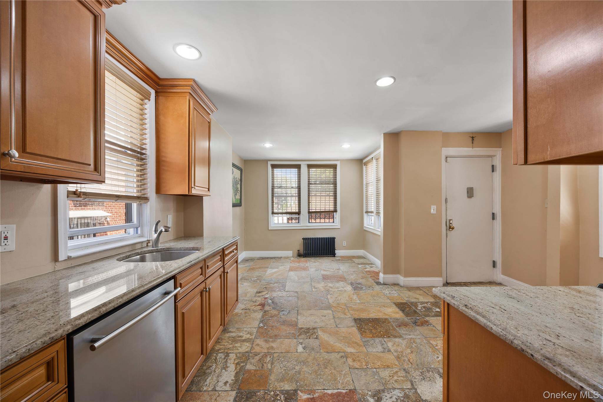2328 Williamsbridge Road Bronx, NY 10469 - Photo 14 of 50