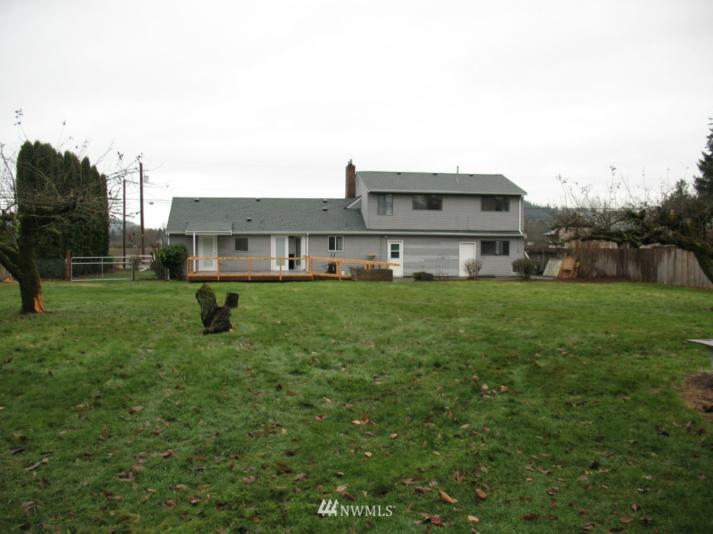 10595 Sterling Road Sedro-Woolley, WA 98284 - Photo 3 of 11 Gallery Image 3