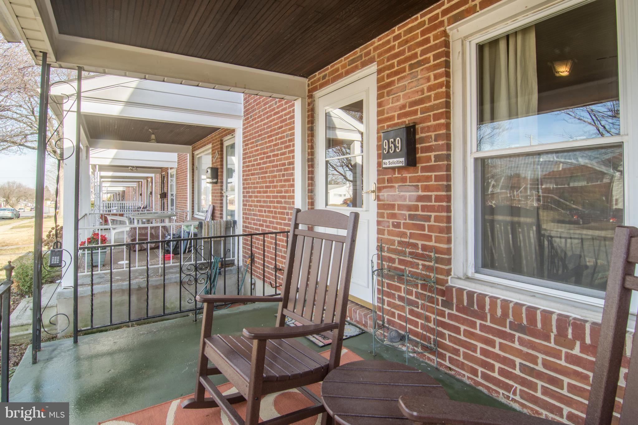 959 Southridge Road Baltimore, MD 21228 - Photo 2 of 23 Exterior (Front)