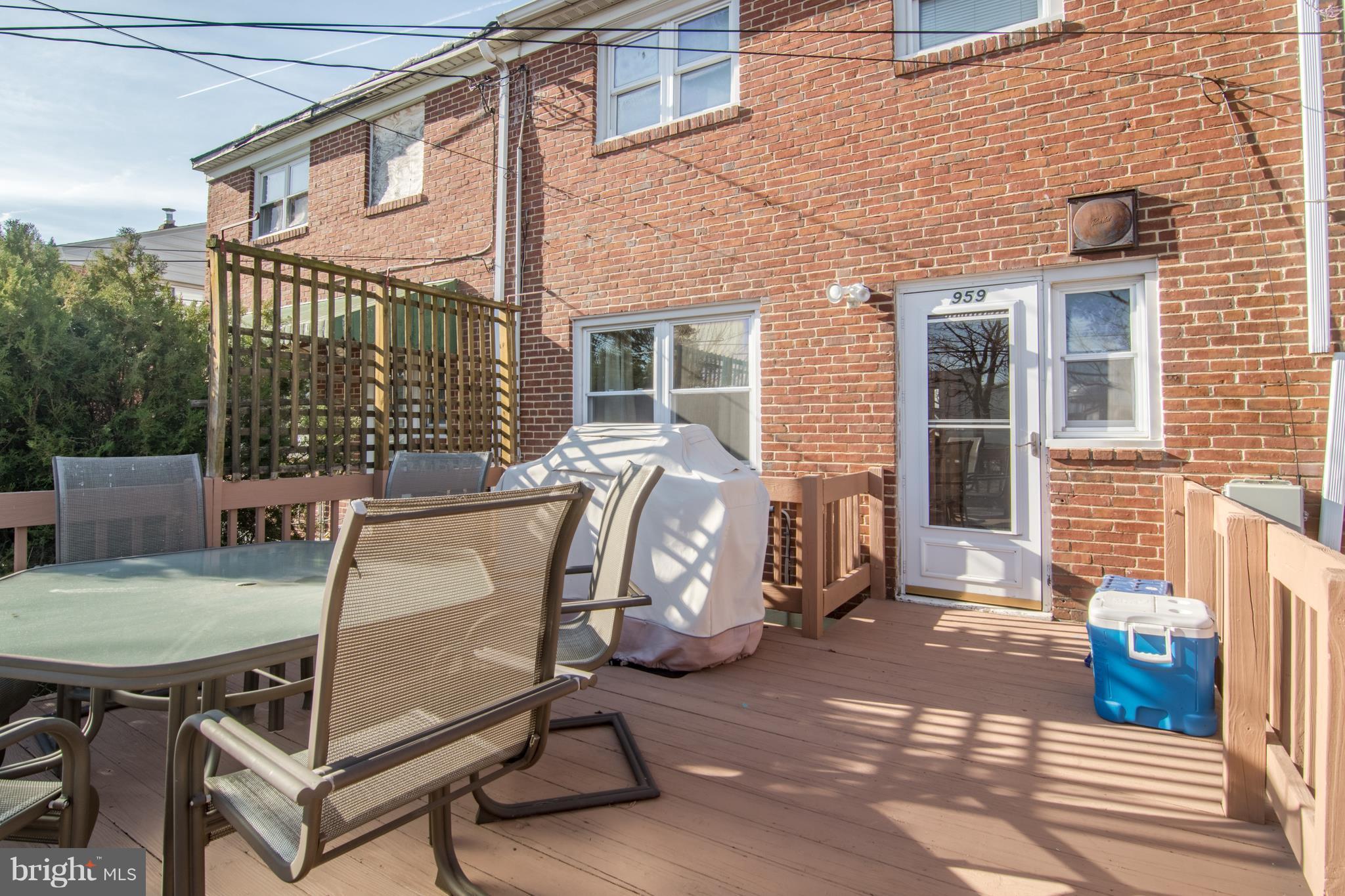 959 Southridge Road Baltimore, MD 21228 - Photo 20 of 23 Exterior (Rear)