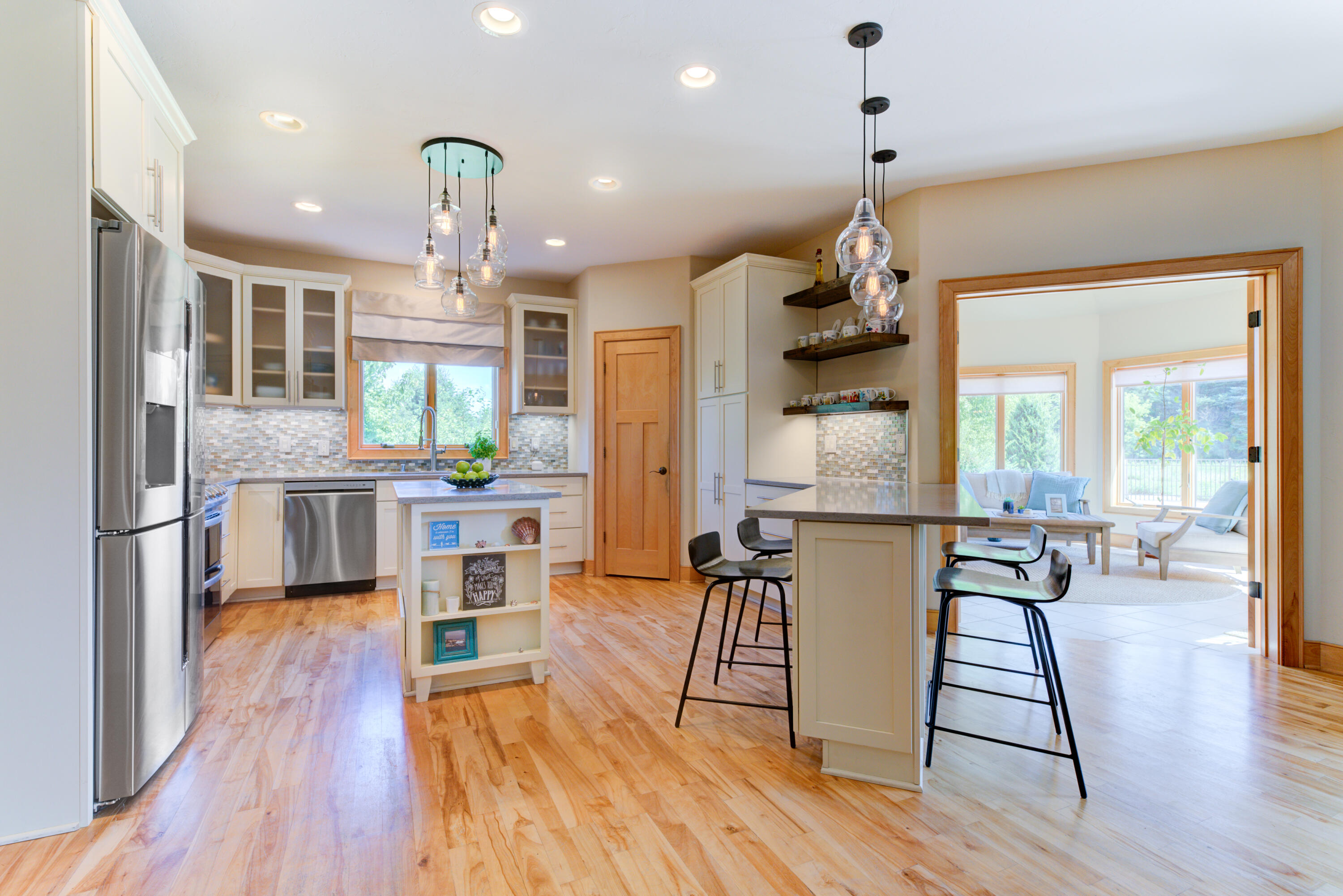 W287N8810 Center Oak Road Merton, WI 53029 - Photo 19 of 70 Kitchen