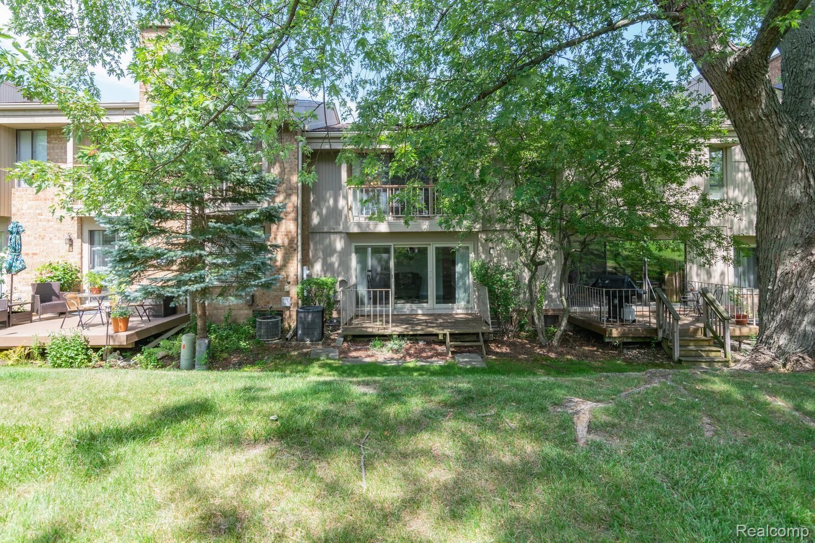771 Oak Brook Ridge Drive Rochester, MI 48307 - Photo 19 of 21 19_DSC_7821_mls.jpg