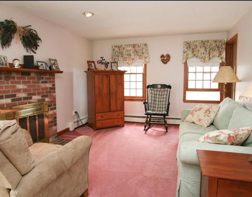 10 Hemlock Road Wrentham, MA 02093 - Photo 3 of 11 Gallery Image 3