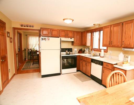 10 Hemlock Road Wrentham, MA 02093 - Photo 4 of 11 Gallery Image 4
