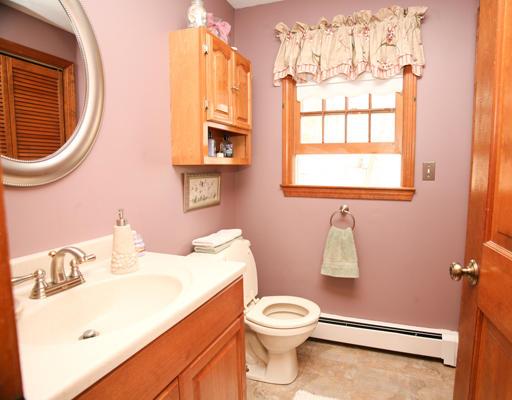 10 Hemlock Road Wrentham, MA 02093 - Photo 10 of 11 Gallery Image 10