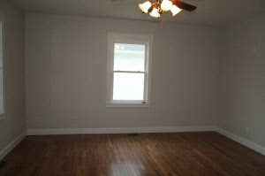 505 R Street Bedford, IN 47421 - Photo 3 of 18 Gallery Image 3