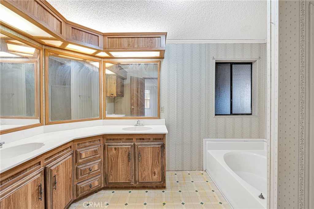 33445 Newberry Road Newberry Springs, CA 92365 - Photo 40 of 57