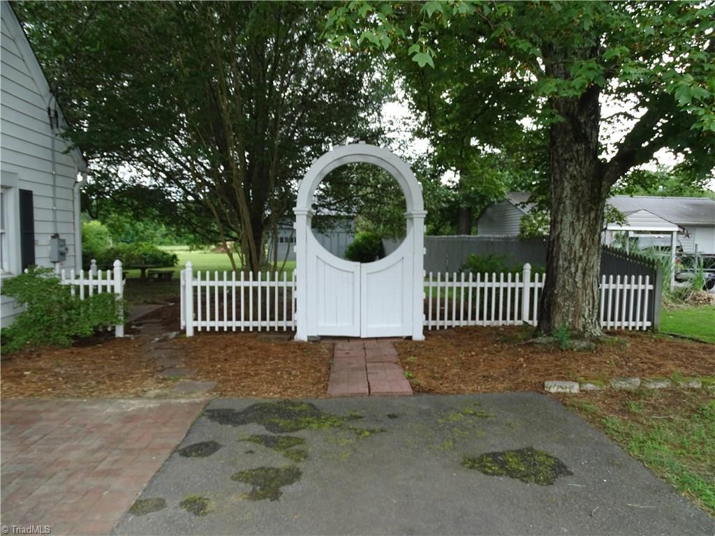 4415 Clodfelter Road Lexington, NC 27295 - Photo 4 of 26 Gallery Image 4