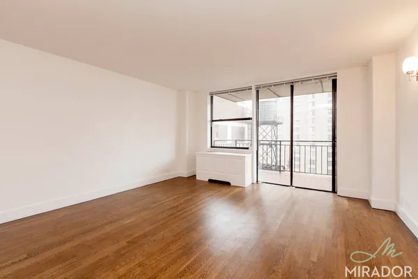 $4,550 | 330 East 39th Street, Unit 10A | Murray Hill