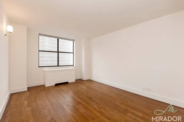 $4,550 | 330 East 39th Street, Unit 10A | Murray Hill
