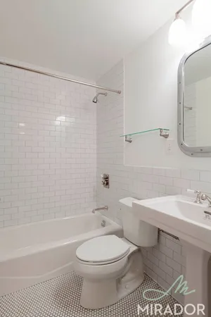 $4,550 | 330 East 39th Street, Unit 10A | Murray Hill