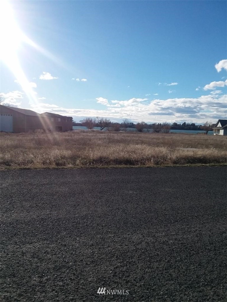 3161 Wild Goose Road Northeast Moses Lake, WA 98837 - Photo 3 of 5 Gallery Image 3