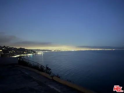 $3,250,000 | 18434 Coastline Drive, Malibu, CA 90265