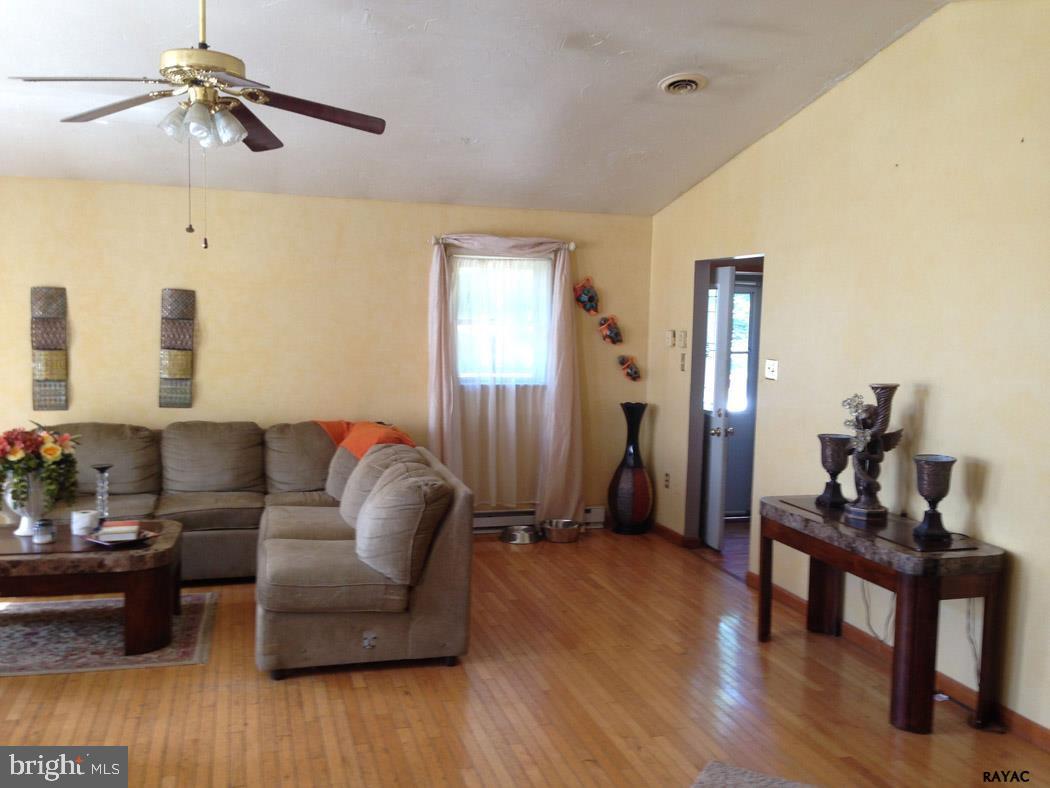 911 Delta Road Red Lion, PA 17356 - Photo 7 of 36