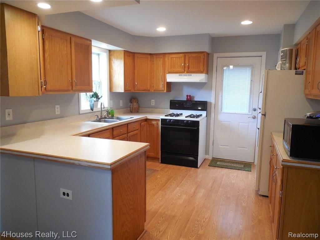 847 North Garner Road Milford, MI 48380 - Photo 15 of 40 Kitchen