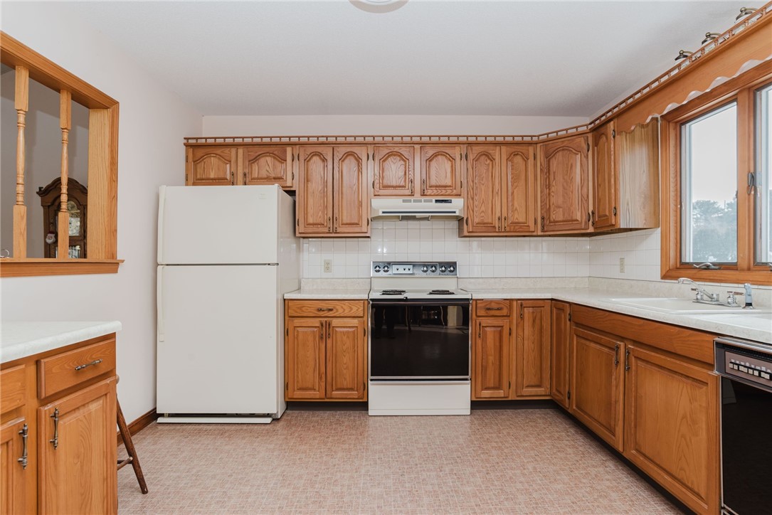 121 Kenyon Road Tiverton, RI 02878 - Photo 13 of 48