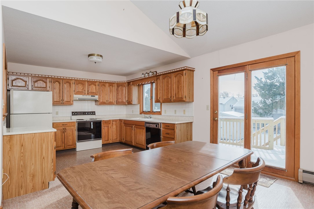 121 Kenyon Road Tiverton, RI 02878 - Photo 16 of 48