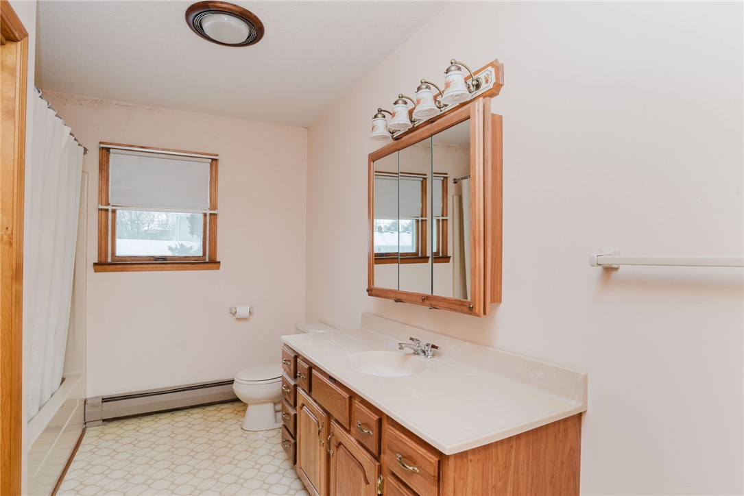 121 Kenyon Road Tiverton, RI 02878 - Photo 31 of 48