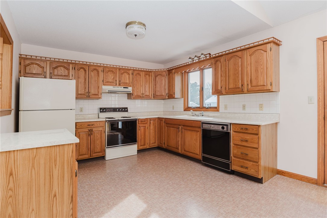 121 Kenyon Road Tiverton, RI 02878 - Photo 10 of 48