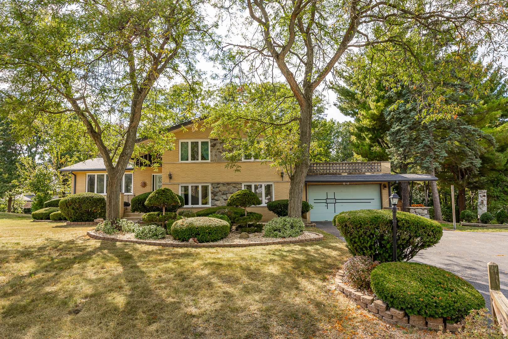 11716 Center Drive Lemont, IL 60439 - Photo 1 of 6 a view of a house with backyard