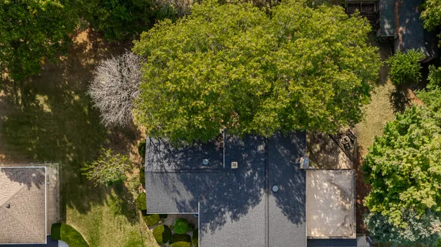 $589,500 | 11716 Center Drive, Lemont, IL 60439