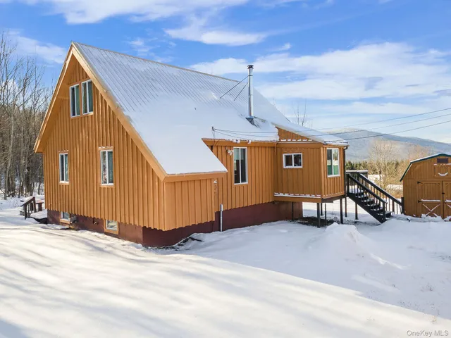a view of a house with a outdoor space