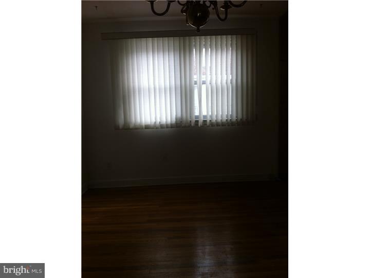 7326 Sherwood Road Philadelphia, PA 19151 - Photo 4 of 15 Dining Room