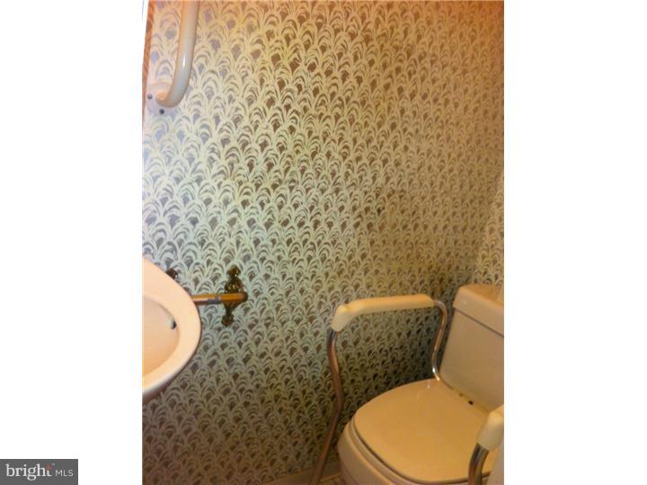 7326 Sherwood Road Philadelphia, PA 19151 - Photo 6 of 15 Half Bath