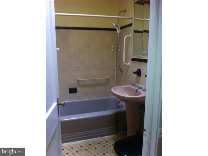 7326 Sherwood Road Philadelphia, PA 19151 - Photo 8 of 15 Bathroom