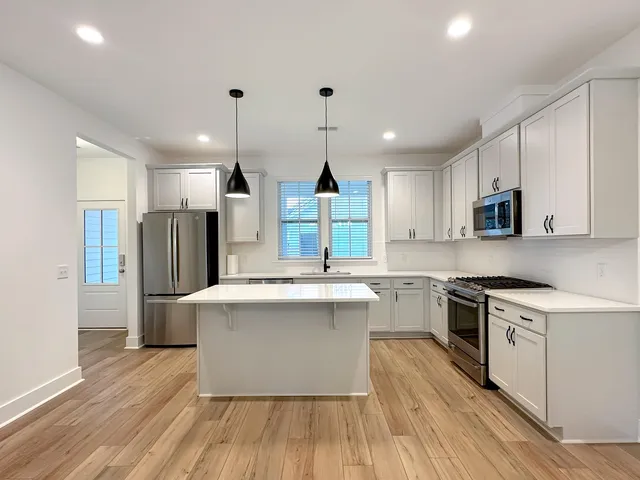 $2,300 | 250 Symphony Avenue, Summerville, SC 29486