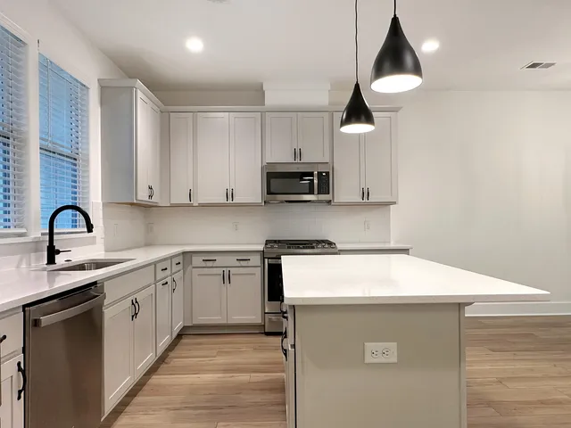 $2,300 | 250 Symphony Avenue, Summerville, SC 29486