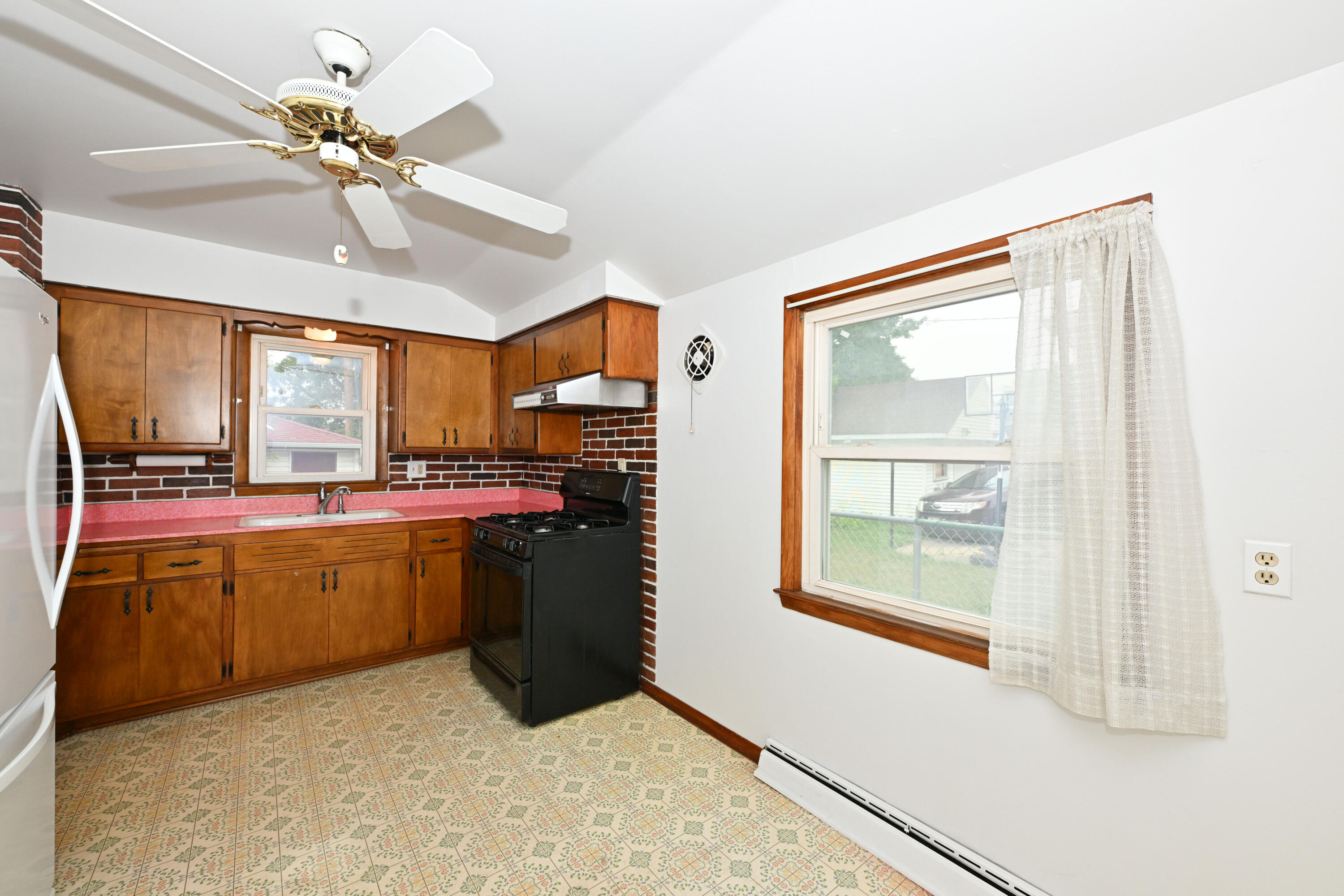 8623 West Mill Road Milwaukee, WI 53225 - Photo 11 of 29 Photo (9)