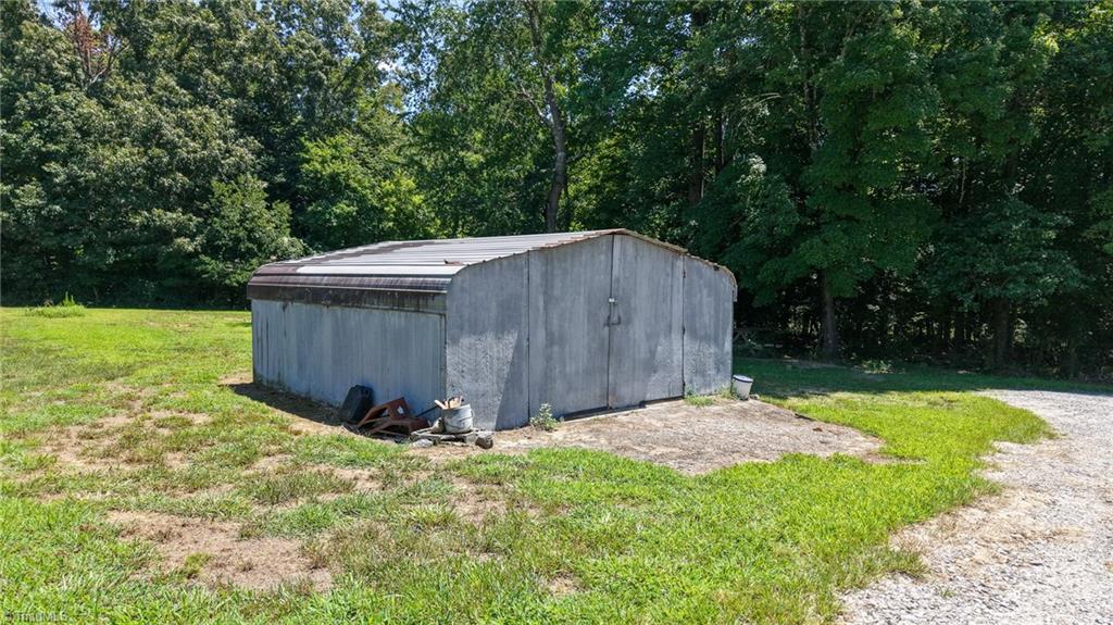 185 Bell's Lane Ronda, NC 28670 - Photo 6 of 46