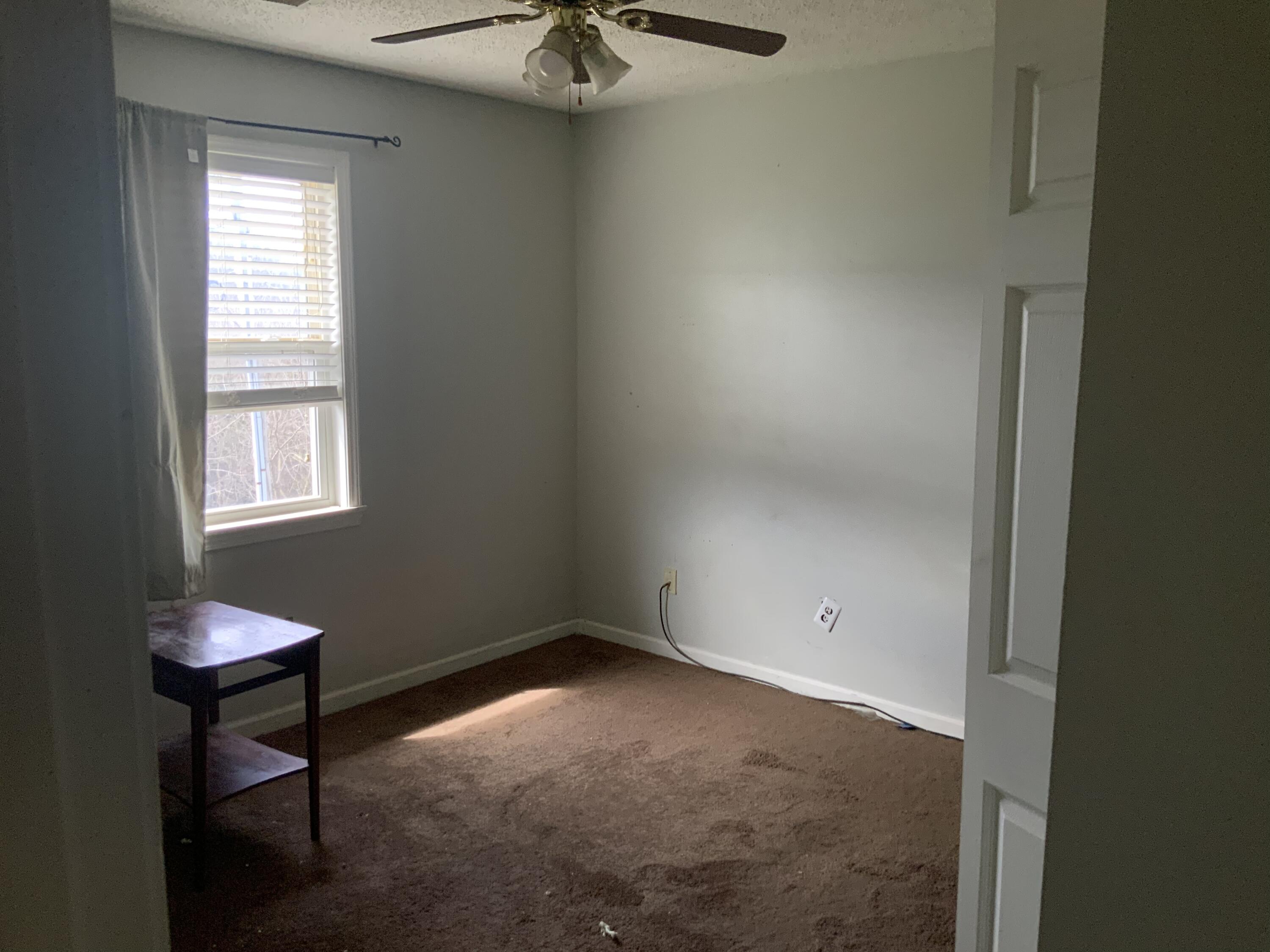301 Oak Lane Road Dryden, VA 24243 - Photo 14 of 21 214E22A6-9183-4CD6-AA3E-DB1B152EE763