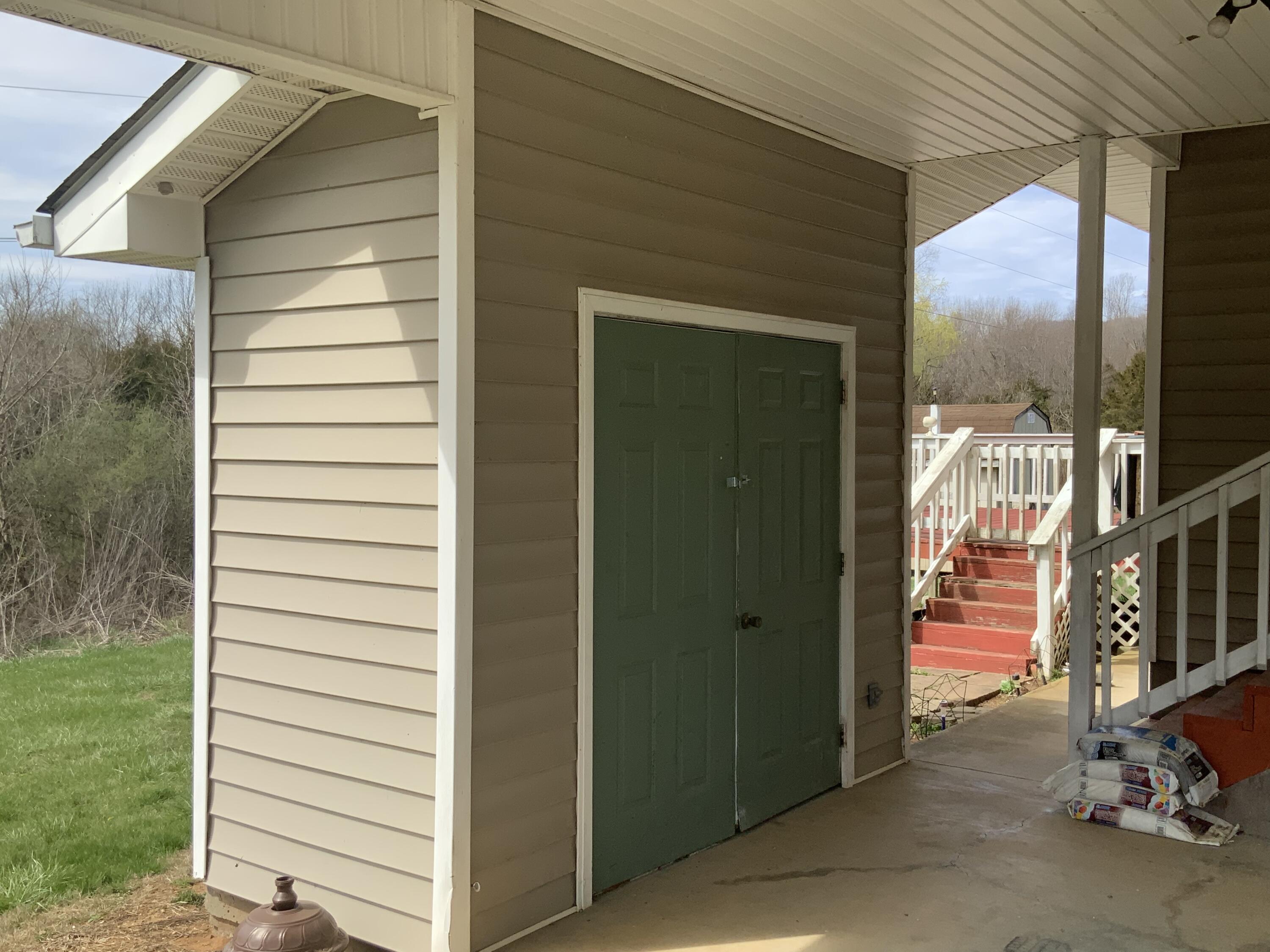 301 Oak Lane Road Dryden, VA 24243 - Photo 5 of 21 959BEA95-E213-4FB8-B253-9AF87ECD231F