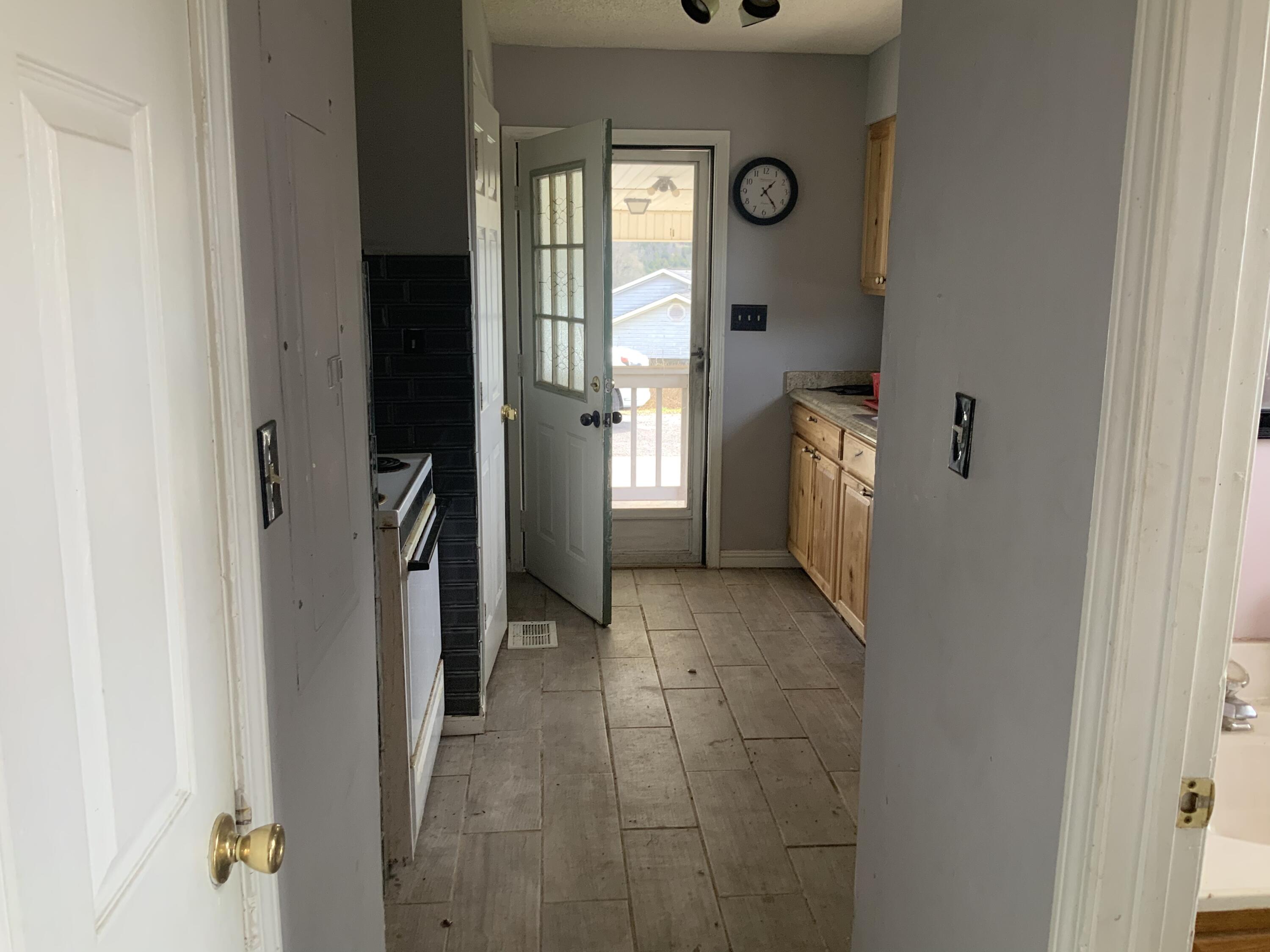 301 Oak Lane Road Dryden, VA 24243 - Photo 10 of 21 F7D3EA38-96F5-4F27-9C5E-474A2C717751