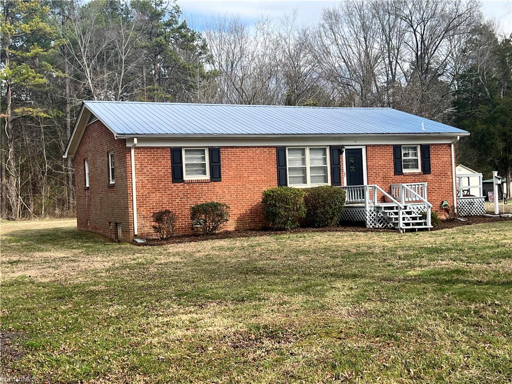163 Lacy Hepler Road Thomasville, NC 27360 - Photo 6 of 30 Gallery Image 6