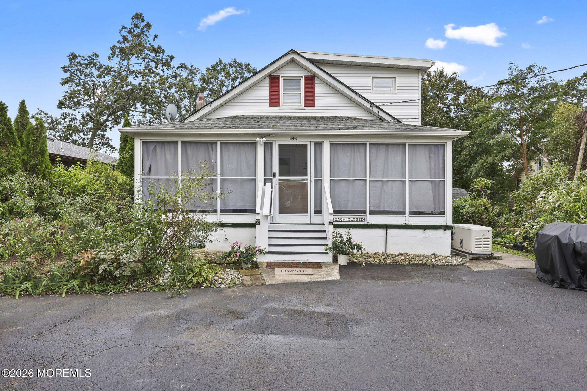 646 South Riverside Drive Neptune, NJ 07753 - Photo 6 of 58 1-web-or-mls-LPM_6940