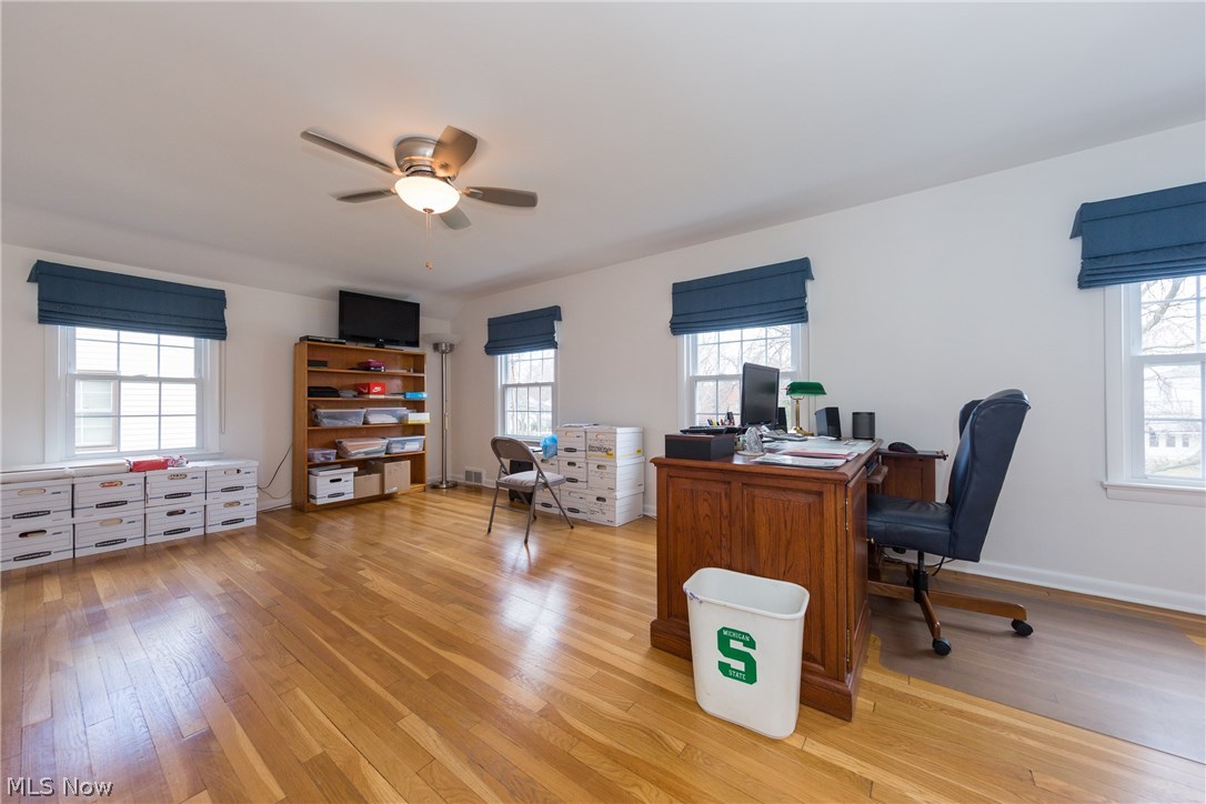3716 Stoneleigh Road Cleveland Heights, OH 44121 - Photo 17 of 34