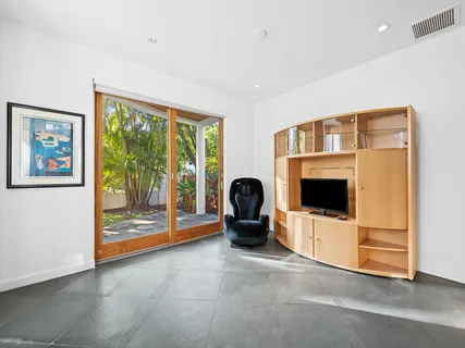 $4,395,000 | 450 Victoria Terrace, Fort Lauderdale, FL 33301