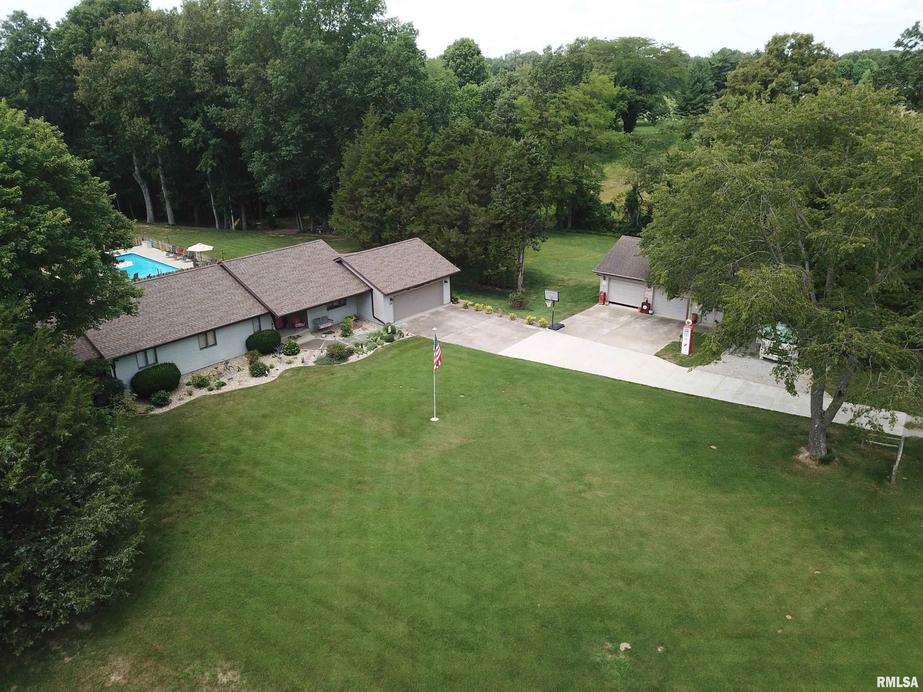 223 Eakin Grove Church Road Benton, IL 62812 - Photo 4 of 34 Gallery Image 4