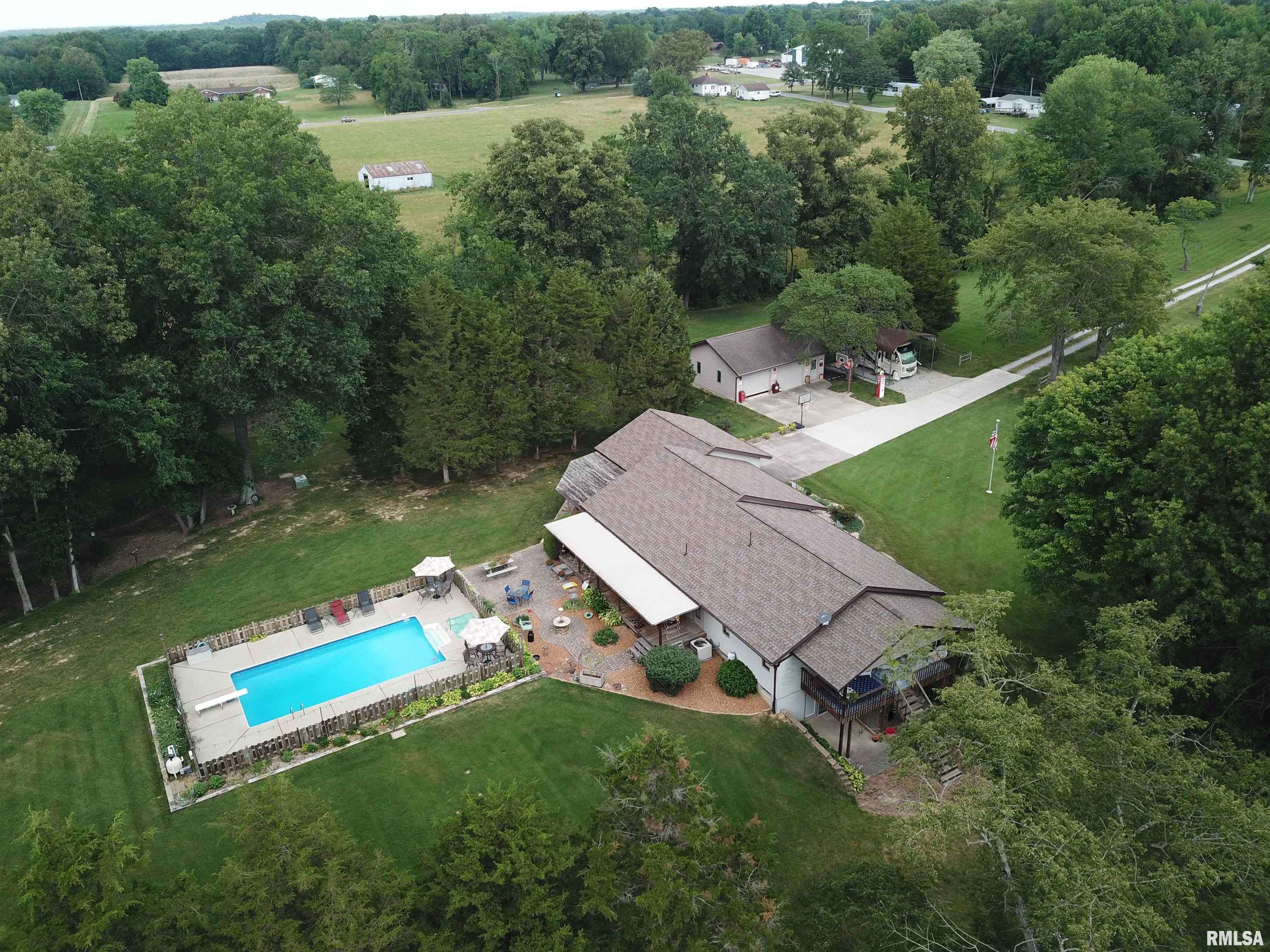 223 Eakin Grove Church Road Benton, IL 62812 - Photo 10 of 34 Gallery Image 10